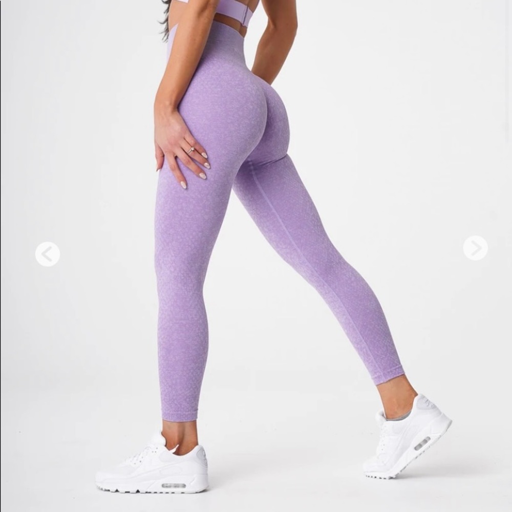 NVGTN Lilac snakeskin seamless leggings